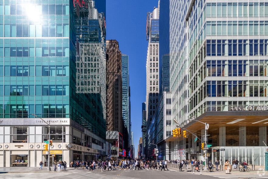 More Photos Of 151 W 42nd St, New York Office For Lease