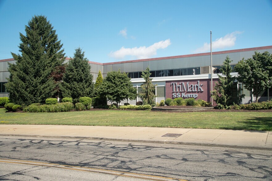 Primary Photo Of 6551 Grant Ave, Cuyahoga Heights Warehouse For Lease