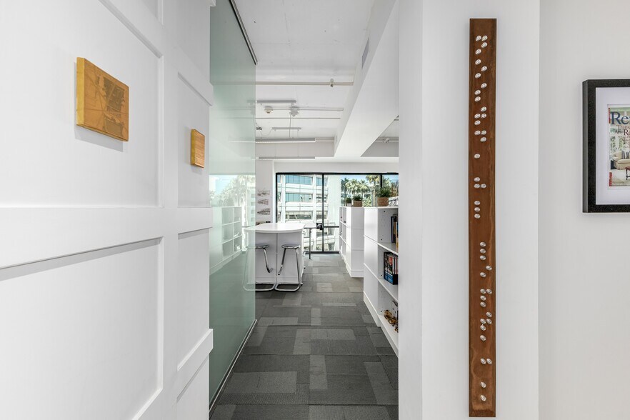 More Photos Of 3033 N Central Ave, Phoenix Loft Creative Space For Sale