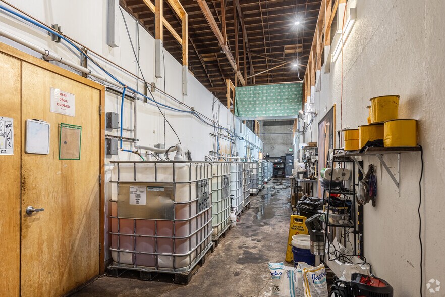 More Photos Of 560 21st St SE, Salem Manufacturing For Lease