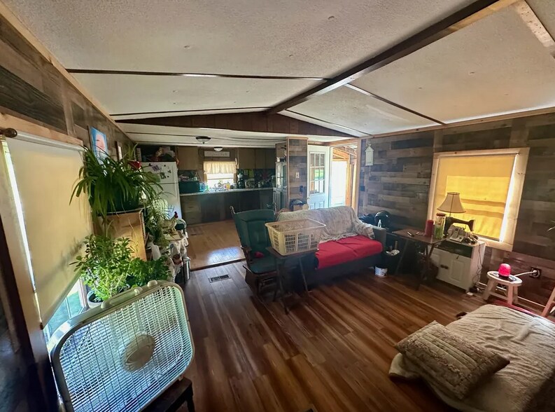 More Photos Of 1665 Vt Rte 16, East Hardwick Service For Sale