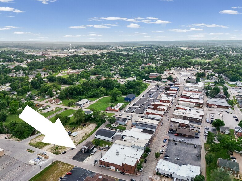 More Photos Of 11 S 2nd St, Festus Office For Sale