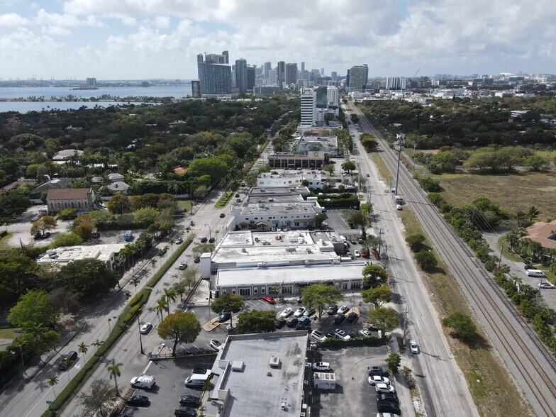 More Photos Of 5084 Biscayne Blvd, Miami General Retail For Lease