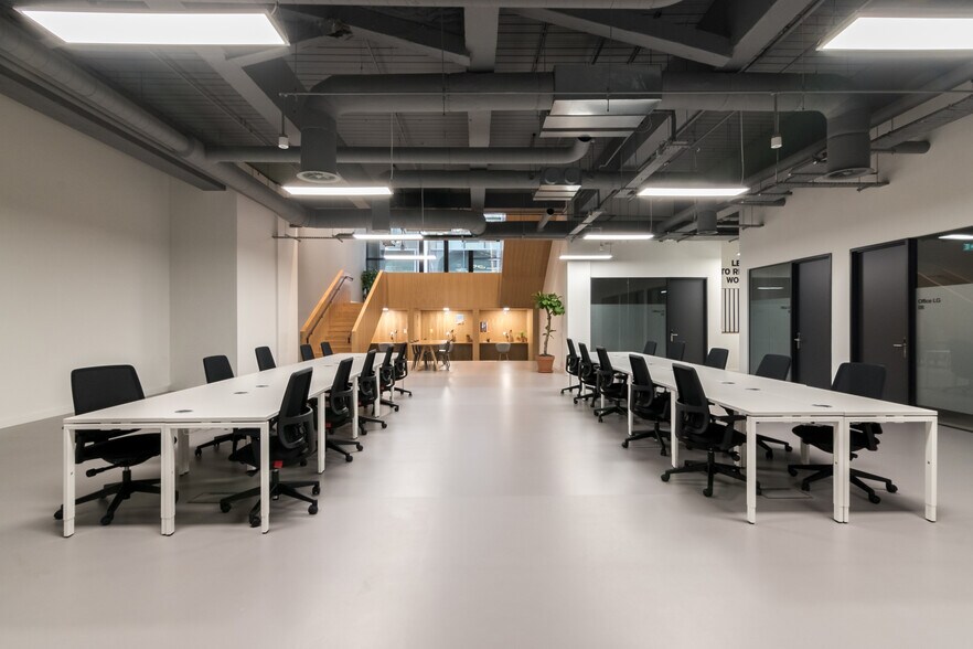 More Photos Of 21 Mincing Lane, London Office Residential For Lease