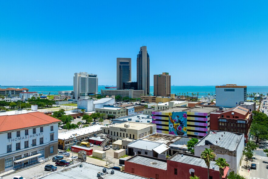 More Photos Of 615 N Upper Broadway St, Corpus Christi Office For Sale