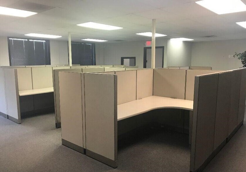 More Photos Of 118 Dickerson Rd, North Wales Office For Lease