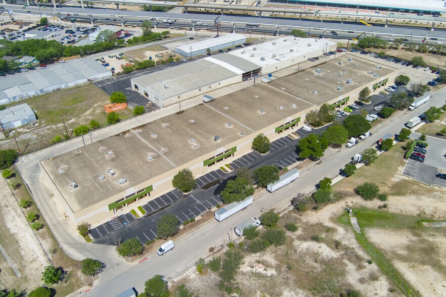 More Photos Of 11105-11119 Landmark 35 Dr, San Antonio Warehouse For Lease