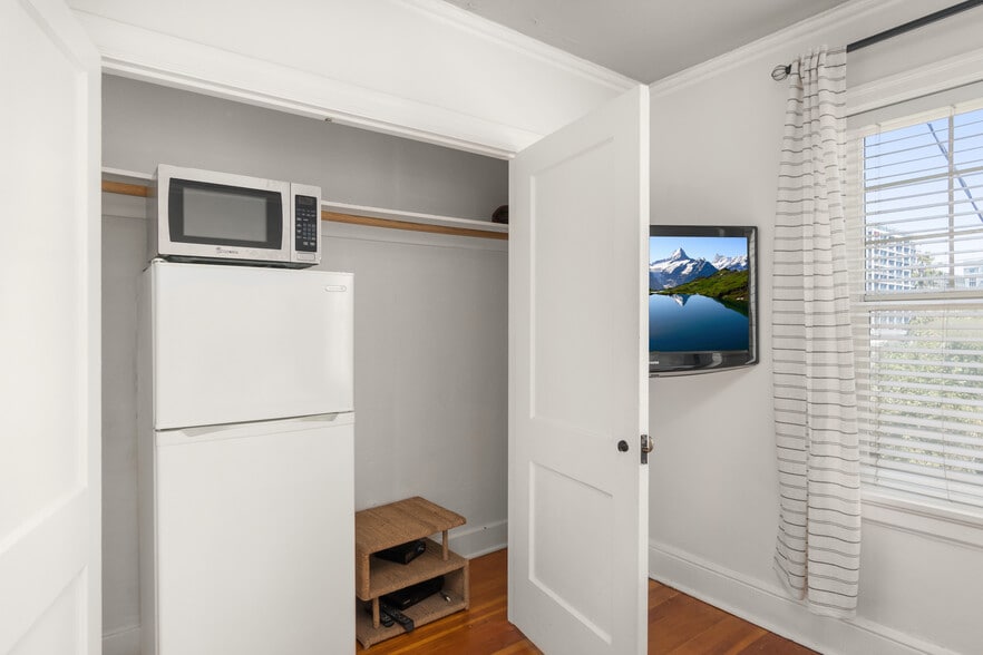 More Photos Of , Portland Multifamily For Sale