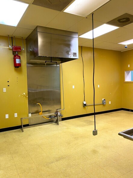 More Photos Of 5076 Sunset Blvd, Lexington Storefront Retail Office For Lease
