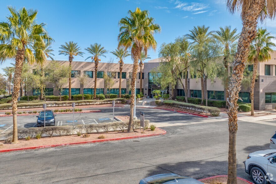 More Photos Of 701 N Green Valley Pky, Henderson Medical For Lease