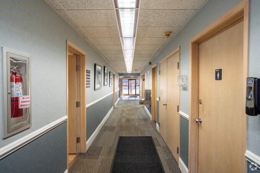 More Photos Of 1S132 Summit Ave, Oakbrook Terrace Medical For Lease