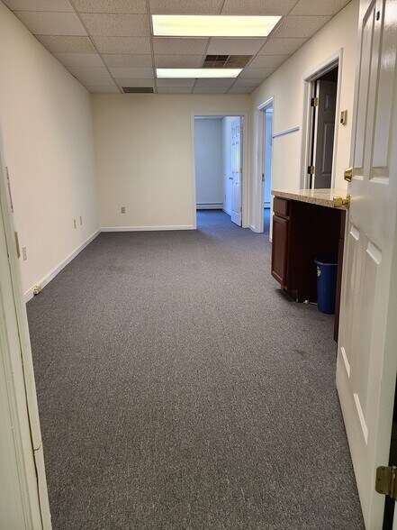 More Photos Of 349 York Rd, Willow Grove Medical For Lease