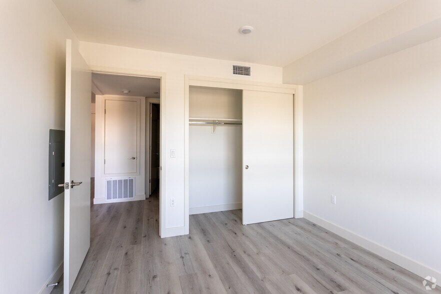 More Photos Of 11701 W Gateway Blvd, Los Angeles Apartments For Lease