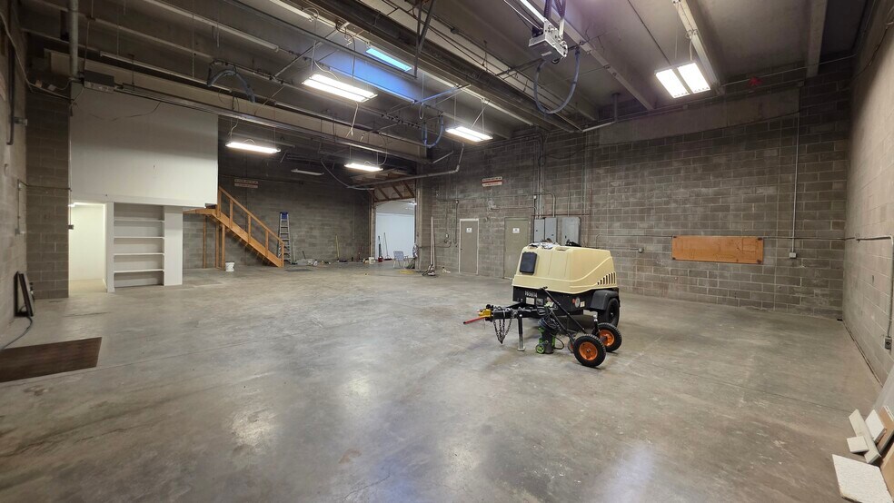 More Photos Of 69-75 Sunflower Rd, Colorado Springs Warehouse For Lease