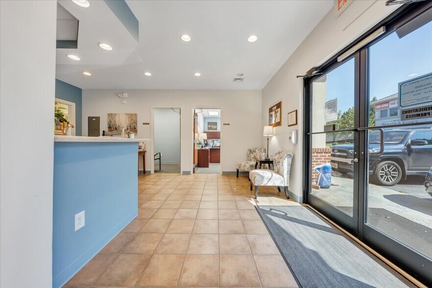 More Photos Of 2408 Electric Rd, Roanoke Medical For Lease