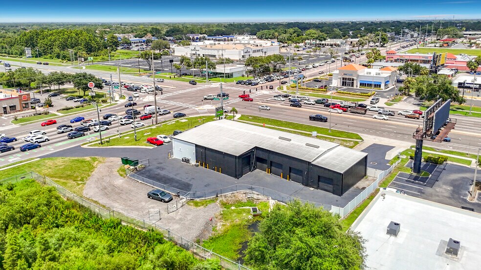 More Photos Of 8338 N Dale Mabry Hwy, Tampa Showroom For Sale