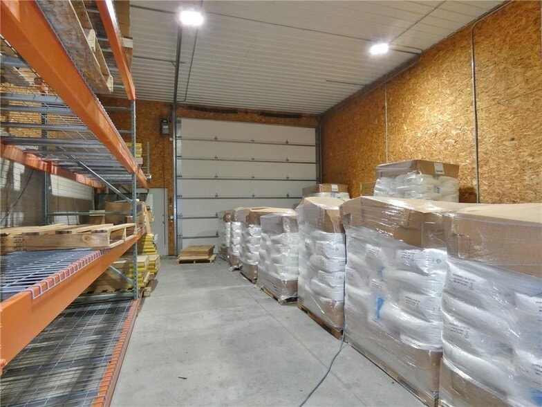 More Photos Of 2280 Graceland Rd, Pella Industrial For Sale