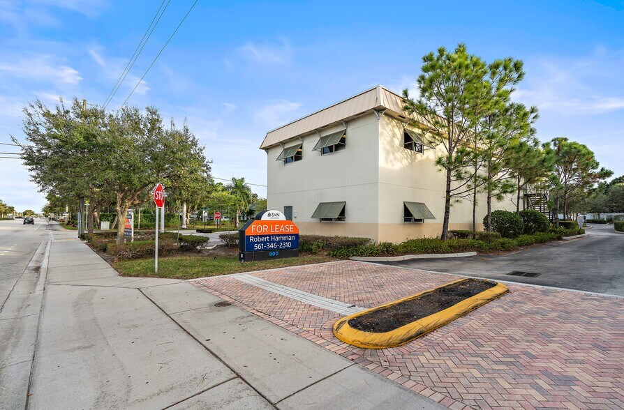 More Photos Of 800 W Indiantown Rd, Jupiter Storefront Retail Office For Lease