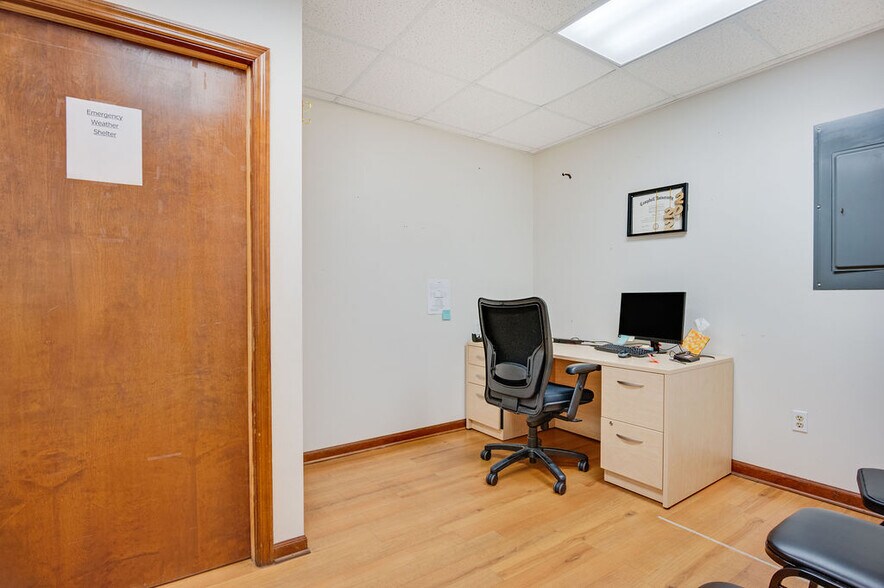 More Photos Of 231 Memorial Dr, Jacksonville Medical For Sale