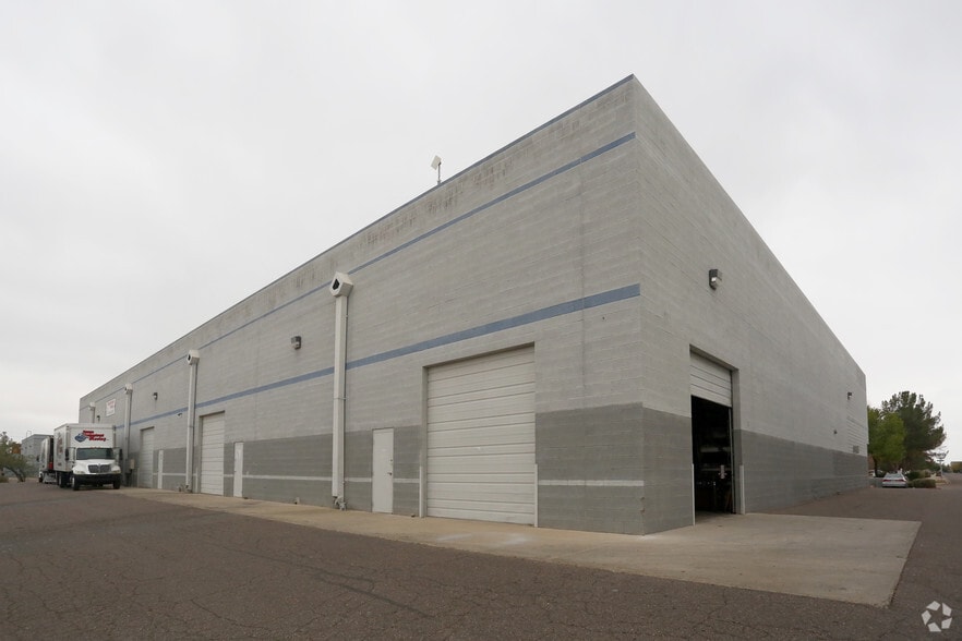 More Photos Of 1730 W Sunrise Blvd, Gilbert Warehouse For Lease