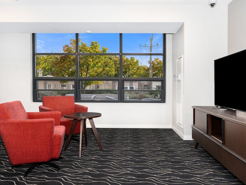 More Photos Of 6418 N Sheridan Rd, Chicago Apartments For Lease