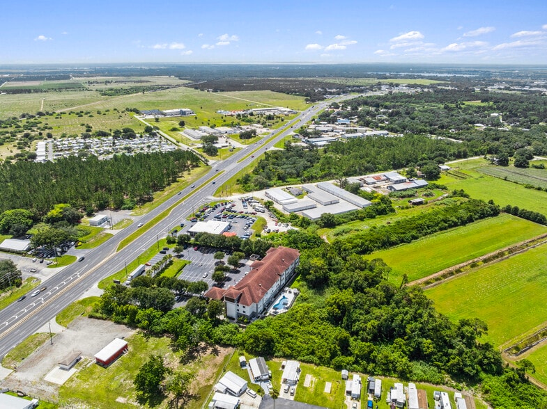 More Photos Of 107 Caladium Row, Sebring Self Storage For Sale
