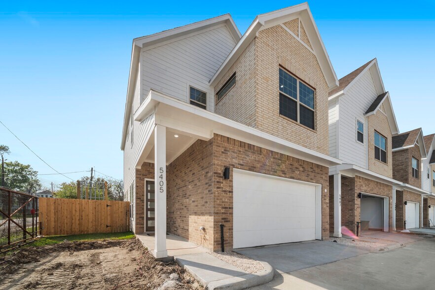 More Photos Of 2632 Paul Quinn St, Houston Apartments For Sale