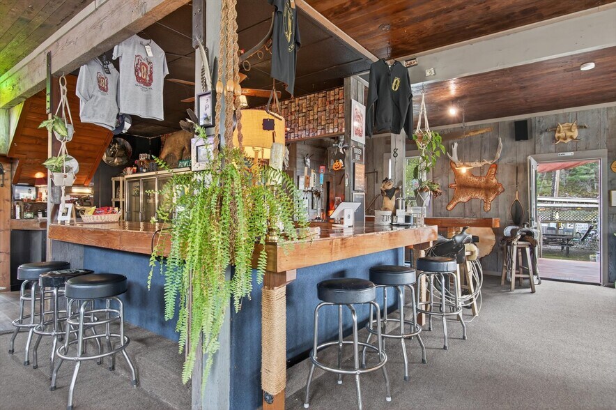More Photos Of 8 Fairgrounds Rd, Skamokawa Restaurant For Sale