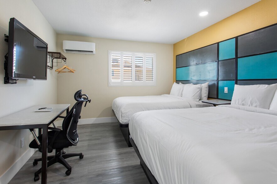 More Photos Of 15765 Mojave Dr, Victorville Hotel For Sale