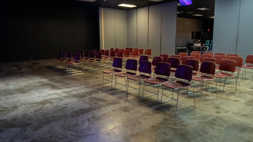 More Photos Of 12410 Sugardale Dr, Stafford Religious Facility For Lease