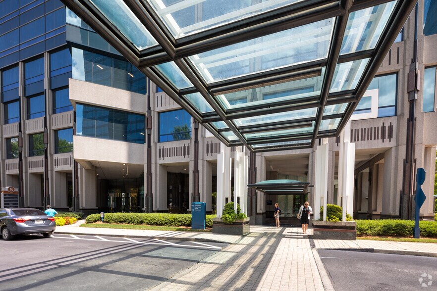 More Photos Of 6 Concourse Pky NE, Atlanta Unknown For Lease