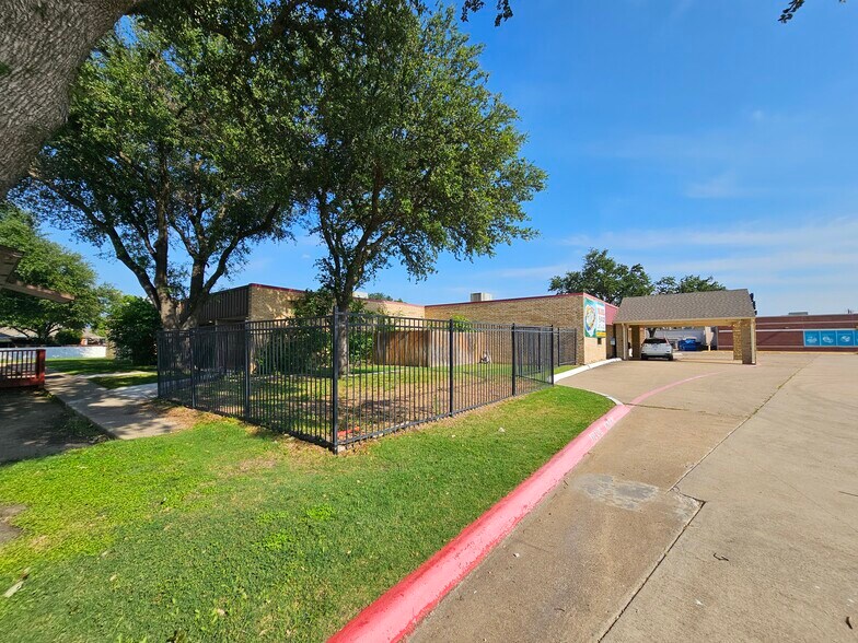 More Photos Of 3114 Old Denton Rd, Carrollton Specialty For Sale