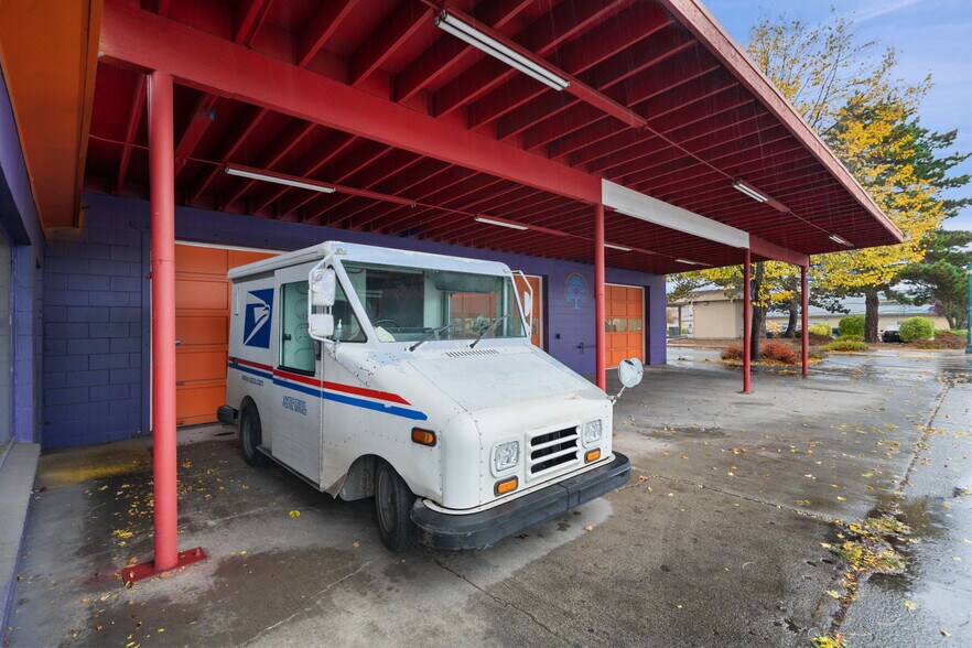 More Photos Of 209 S Sequim Ave, Sequim General Retail For Lease