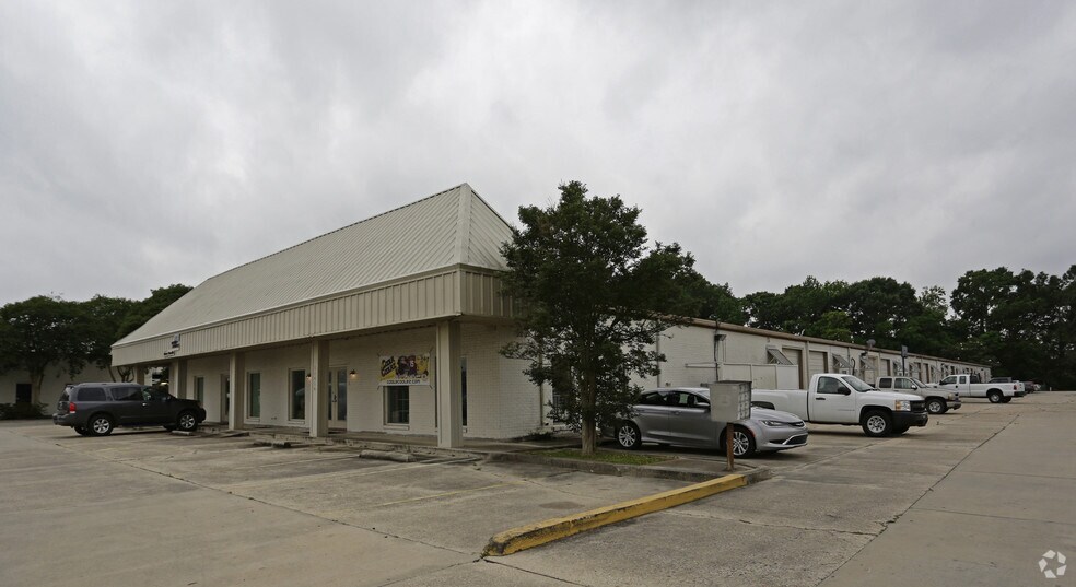 More Photos Of 11616 Industriplex Blvd, Baton Rouge Warehouse For Sale