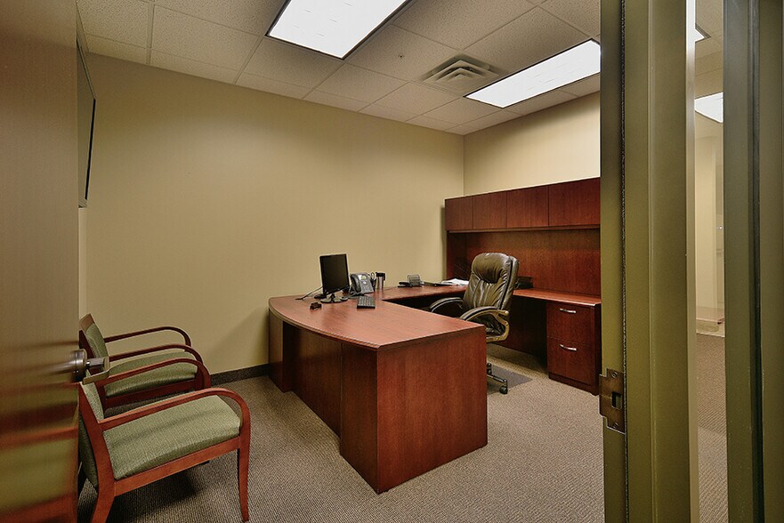 More Photos Of 8105 Kuykendahl Rd, Spring Office For Lease