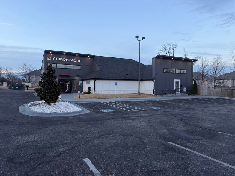 More Photos Of 2060 Orchard St, Springdale Medical For Lease