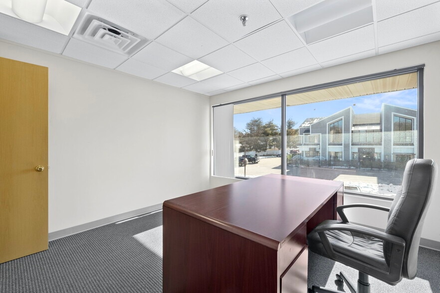More Photos Of 264 N Broadway, Salem Freestanding For Sale