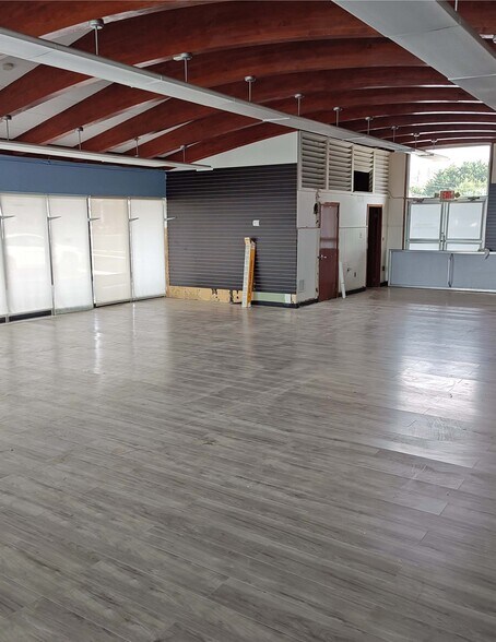 More Photos Of 1 Bayshore Plz, Atlantic Highlands Bank For Lease