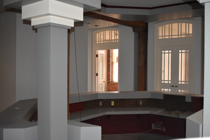 More Photos Of 250-260 Commerce St, Montgomery Medical For Sale