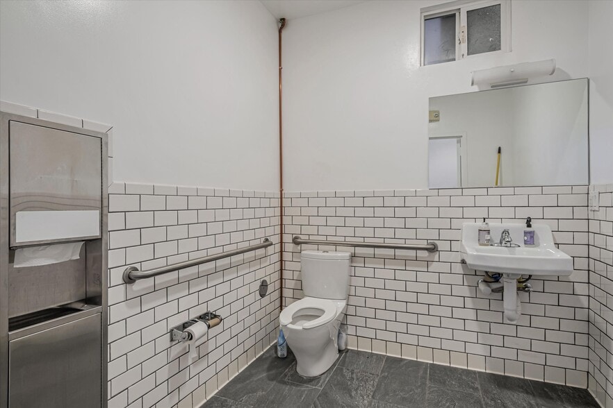 More Photos Of 34-38 Mason St, San Francisco Loft Creative Space For Sale