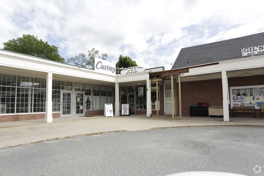 More Photos Of 30 Main St, Topsfield Storefront For Lease