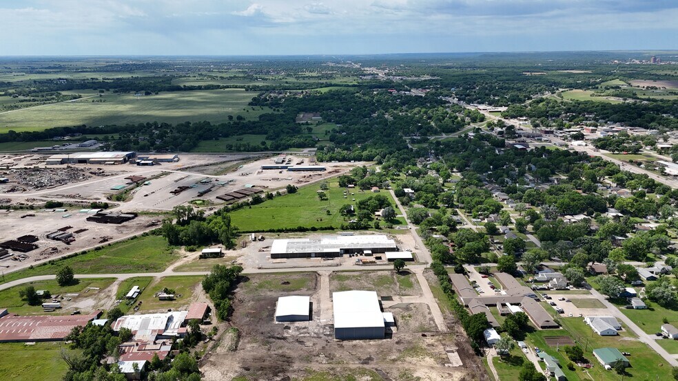 More Photos Of 1100 E 14th St, Dewey Warehouse For Sale