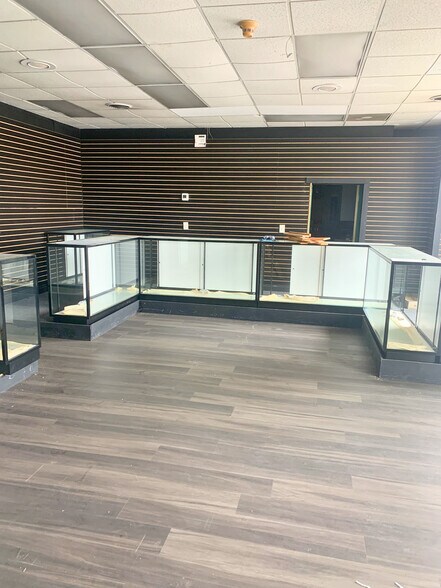 More Photos Of 524 N Main St, Emporia Freestanding For Lease