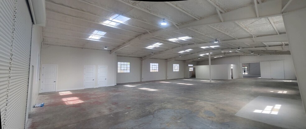 More Photos Of 1731 Taylor St NW, Atlanta Showroom For Lease