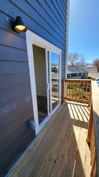 More Photos Of 708-724 Cedar Creek Ave, Montrose Apartments For Sale