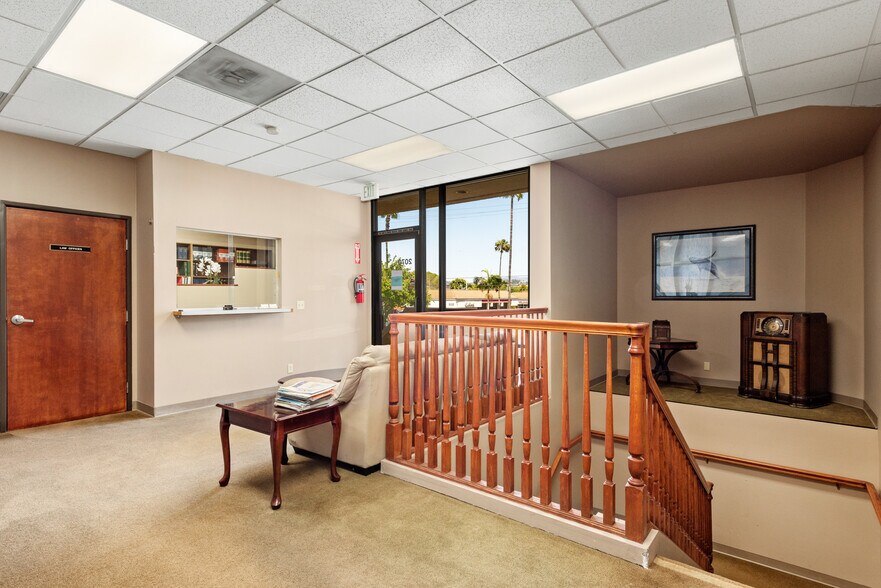 More Photos Of 2070 N Tustin Ave, Santa Ana Office For Sale
