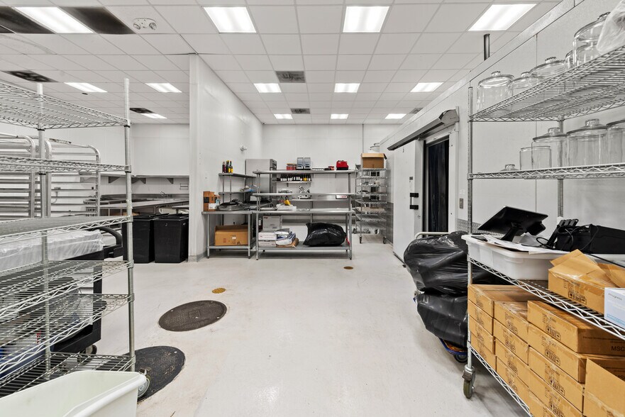 More Photos Of 2230 NW 2nd Ave, Miami Restaurant For Lease