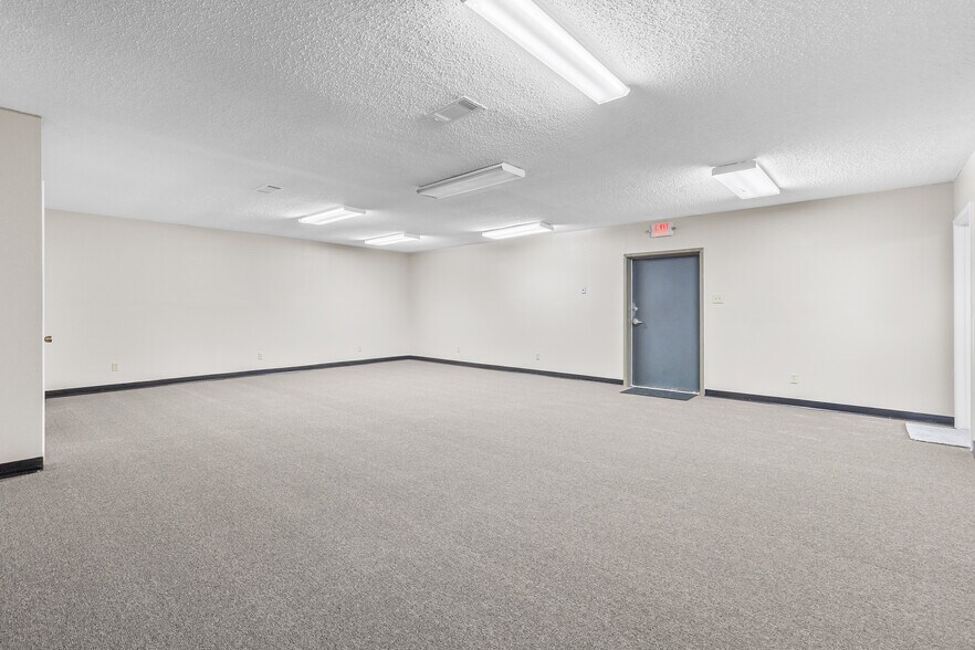 More Photos Of 5408 Wesley St, Greenville Freestanding For Sale