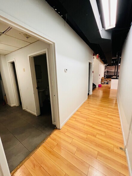 More Photos Of 183 S Broadway, Hicksville Office For Lease