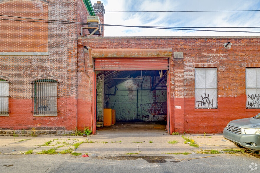 More Photos Of 2101 W Clearfield St, Philadelphia Warehouse For Sale